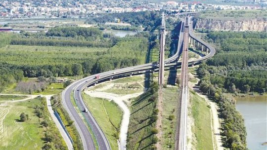 Vor fi reluate lucrările de reabilitare la Podul de la Cernavodă