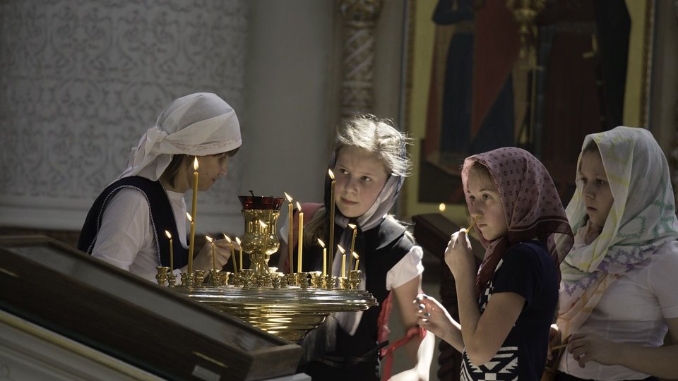 De ce trec creștinii „pe sub aer” în Vinerea Mare