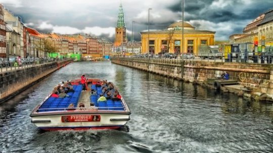 Avertisment pentru cetăţenii români care călătoresc în Danemarca şi Grecia