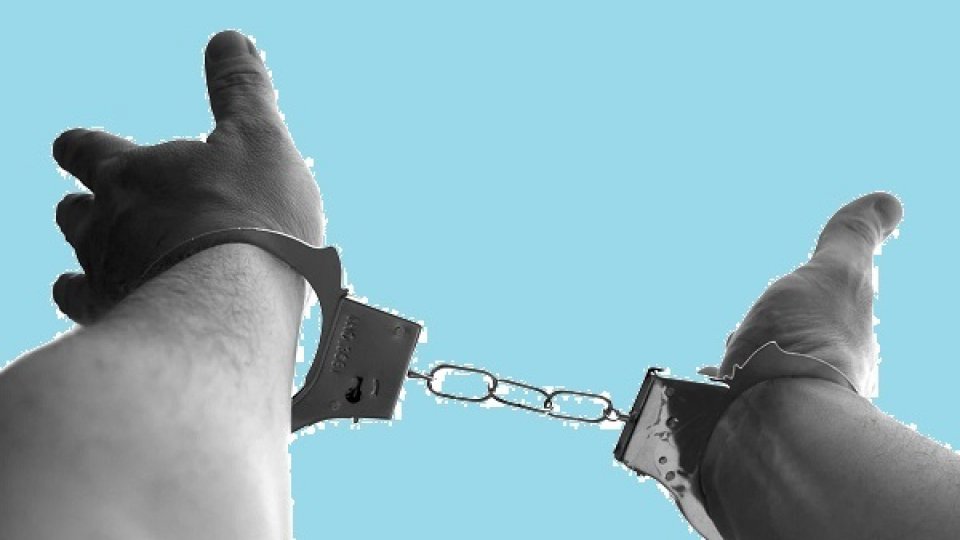 Inspector Antifraudă, reţinut de DNA pentru luare de mită