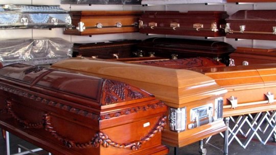 Tot mai multe cereri pentru ajutor de deces, depuse la Casele de Pensii