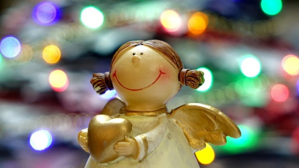 Peste 900 de copii sărmani vor primi cadouri de Crăciun