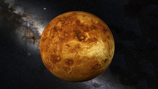 Planetele Venus şi Mercur se pot observa cu ochiul liber toată luna mai