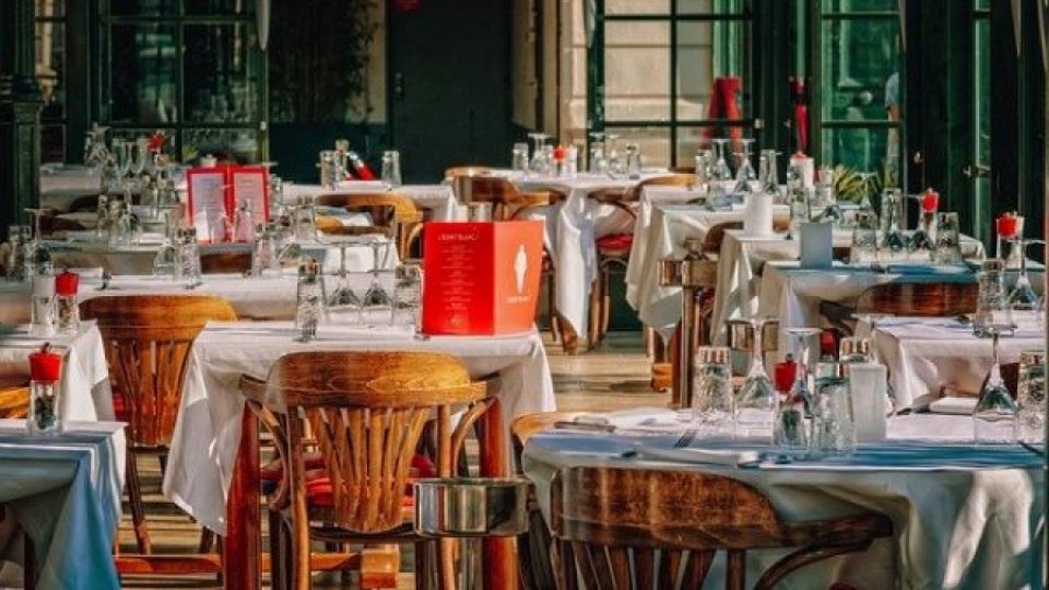 Restaurantele ar putea funcţiona la capacitate maximă, de la 1 iunie, pentru persoanele vaccinate