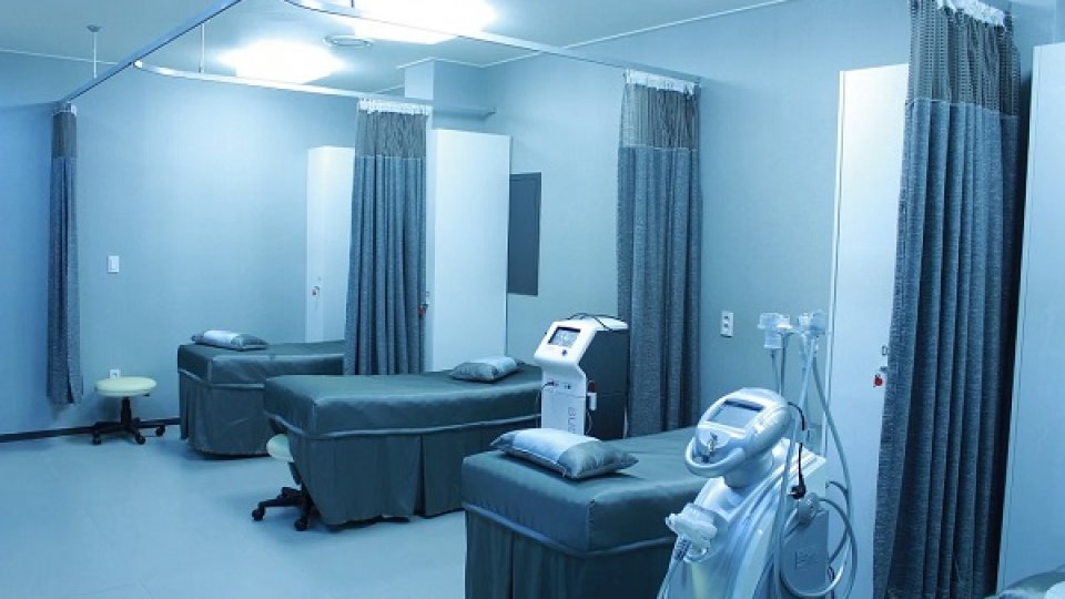 Spitalele private vor putea să încheie contracte pentru creşterea numărului de paturi cu CNAS