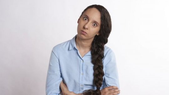 Tinerii din România se confruntă cu o încredere scăzută în propria persoană