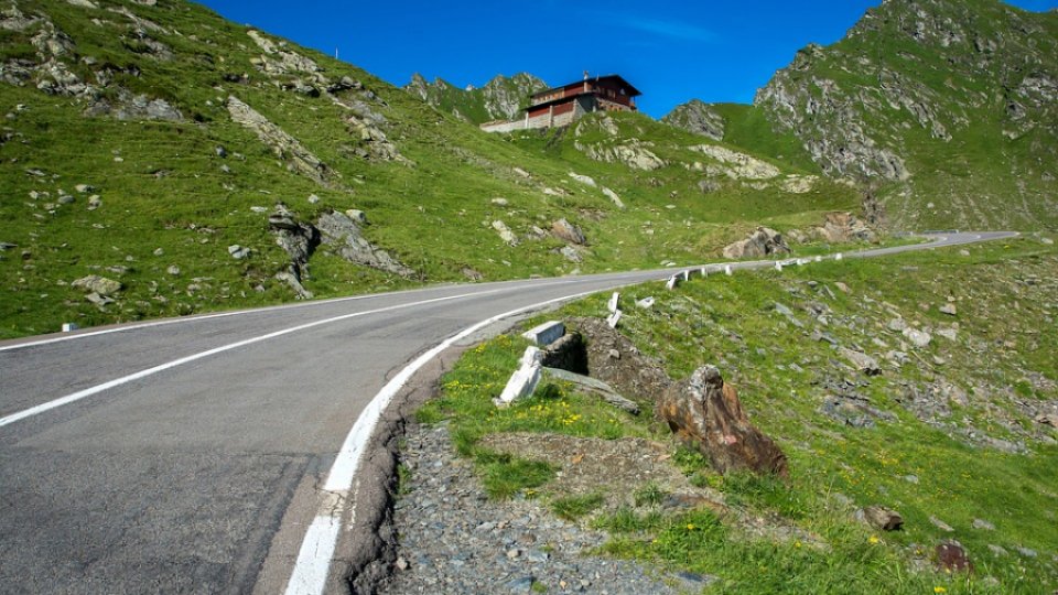 Tronsonul Piscul Negru-Bâlea Lac-Bâlea Cascadă, de pe Transfăgărăşan, se redeschide