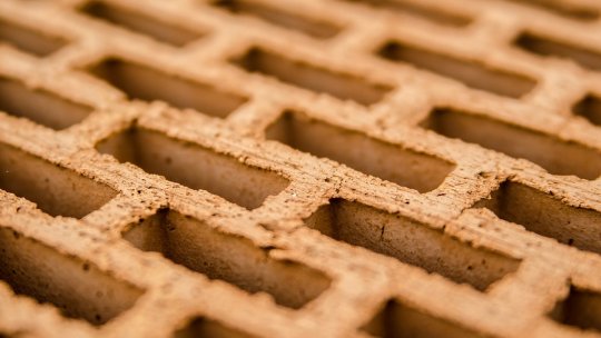 Scumpirea materilelor de construcţii ridică probleme mari firmelor din domeniu