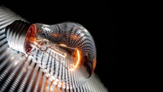 MII de sesizări pentru facturi inexplicabil de mari la energia electrică