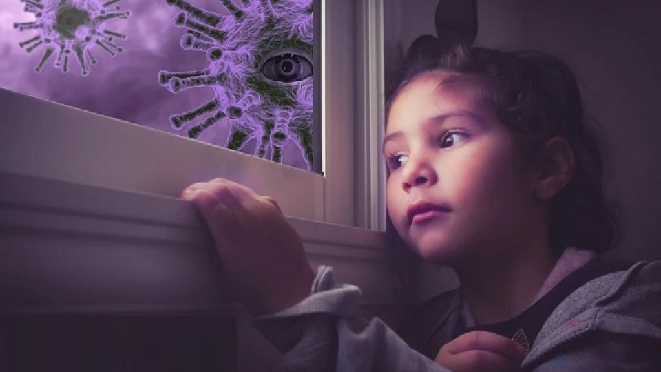 Tot mai mulţi copii sunt depistaţi pozitiv în urma testării rapide periodice