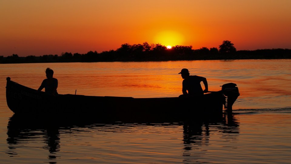 Pescarii prind tot mai puţin peşte, în Delta Dunării
