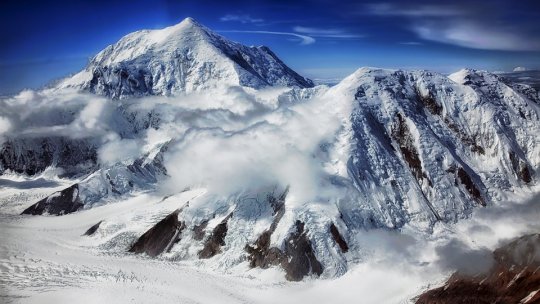 Meteorologii atenţionează că se menţine un risc mare de avalanşă la altitudini mari