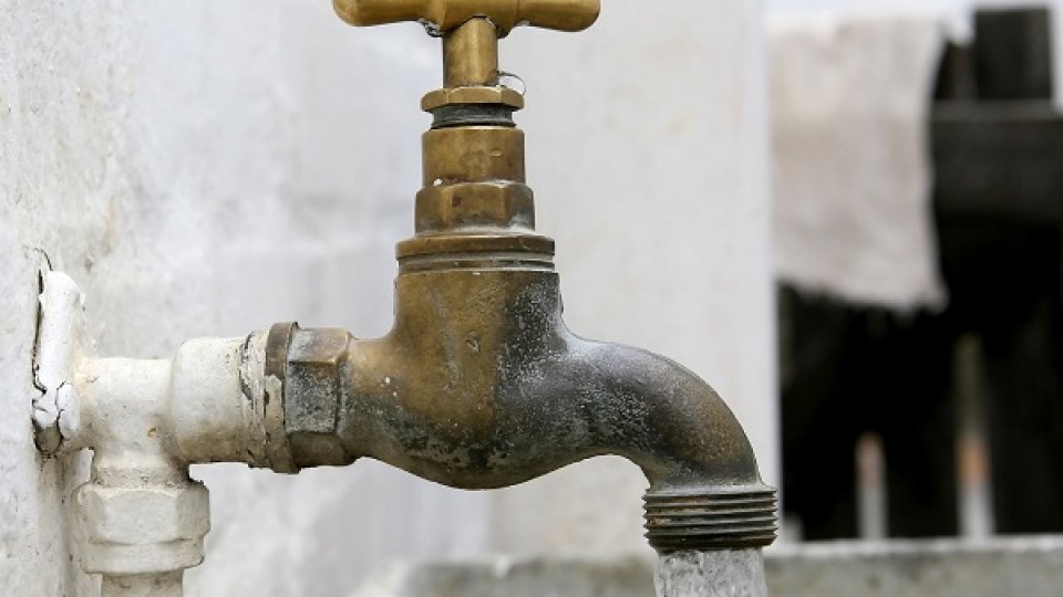 Fără apă potabilă în mai multe localităţi ieşene