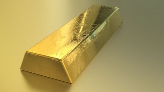 Contrabandist creativ: Prins când încerca să introducă în ţară prosoape îmbibate cu aur