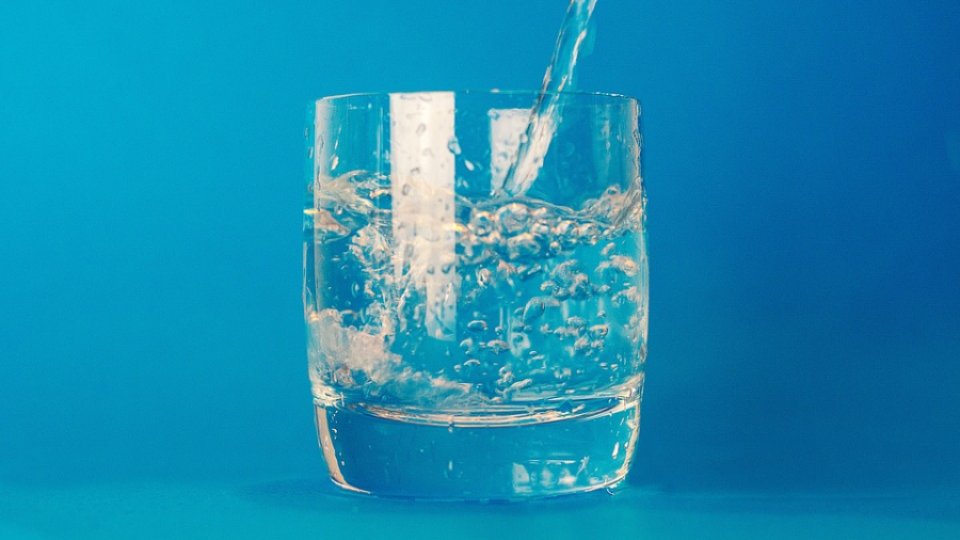 Apa, slăbitul și dieta - mit și adevăr