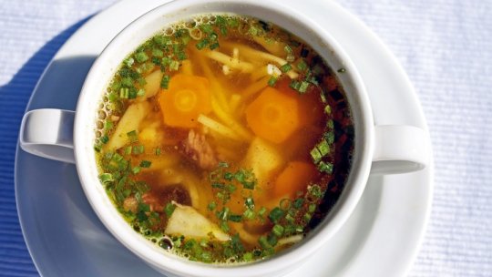 Rețeta zilei: Ciorbă ardelenească de pui