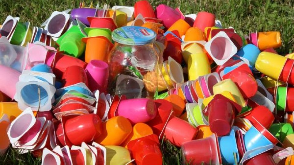 România plăteşte aproape 200 de milioane de euro pe an către UE pentru ambalajele de plastic pe care nu le reciclează 