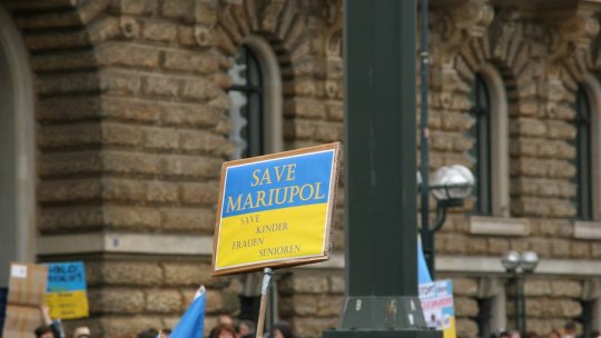 Mariupol - Ocupanţii ruşi demolează masiv blocurile de locuinţe bombardate în primăvară