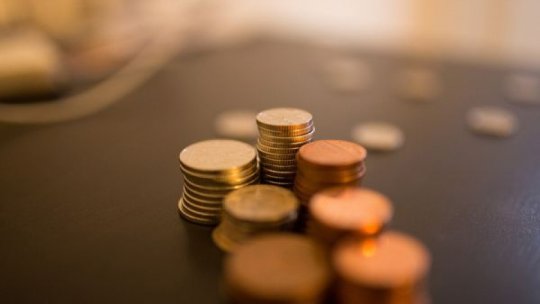 România are unul dintre cele mai mici venituri salariale din UE