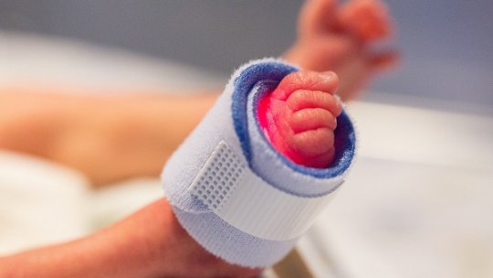 Tot mai mulţi nou-născuţi rămân fără părinţi imediat după naştere