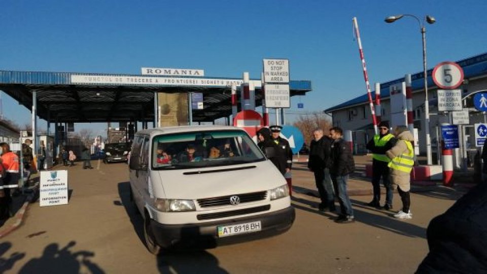 PTF Siret: Traficul la intrarea în ţară se menţine ridicat, cu o medie de circa 350 de persoane pe oră