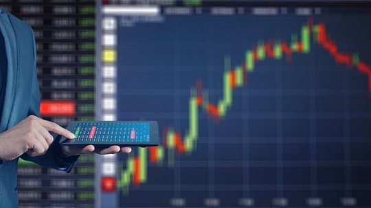 Invazia rusă va duce la scăderea la jumătate a economiei ucrainene