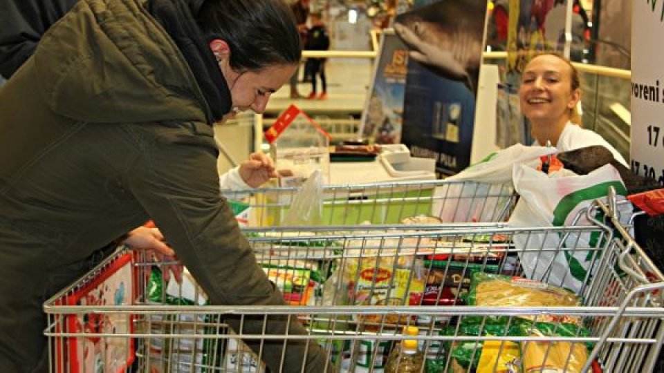 Continuă campania de ajutorare a refugiaților