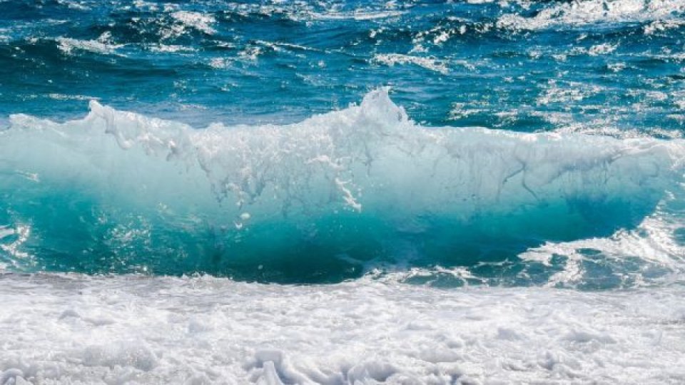 Oceanele sunt mai calde şi mai acide, cu un nivel al apelor în creştere, avertizează un raport climatic