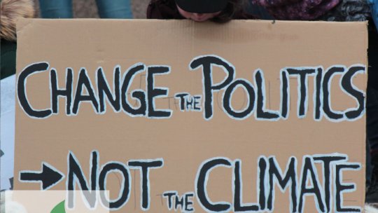 Poate politica să salveze planeta?