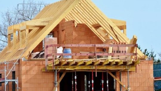 Şapte din zece români sunt îngrijoraţi de eliminarea deşeurilor din construcţii în locuri inadecvate