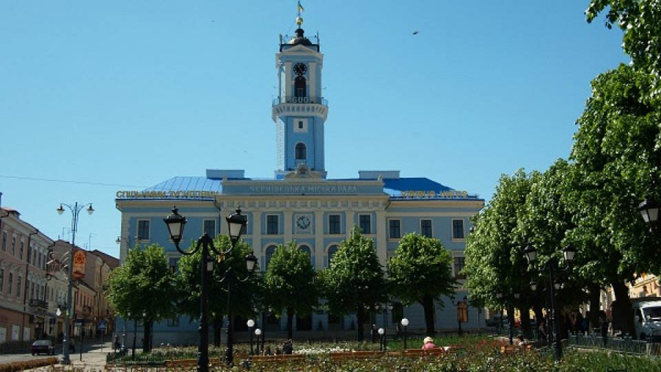 Cernăuţi - Monument închinat soldatului sovietic, demontat de autorităţi