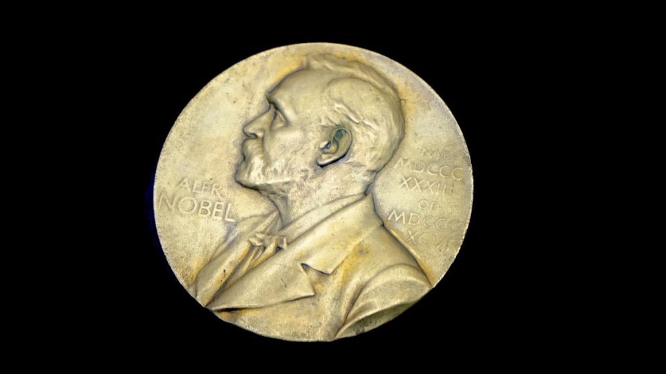 Se cere Premiul Nobel pentru Salman Rushdie