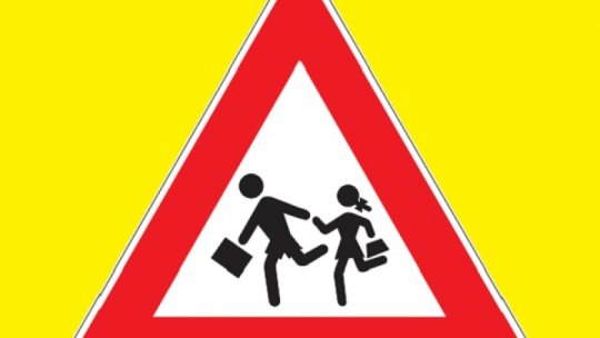 Proiect pilot de siguranţă rutieră pentru părinţi care îşi duc copiii la şcoală cu maşina