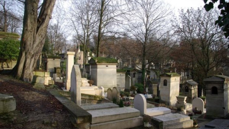 Nici trist, nici blestemat: Directorul unui celebru cimitir din Paris pune cruce tabuurilor