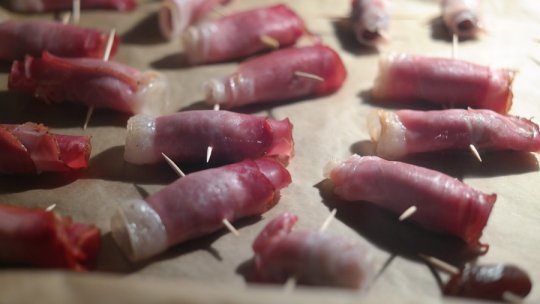 Rulouri de pui în bacon