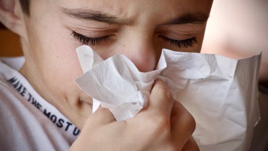 A început sezonul virozelor respiratorii în rândul copiilor. Recomandările medicilor