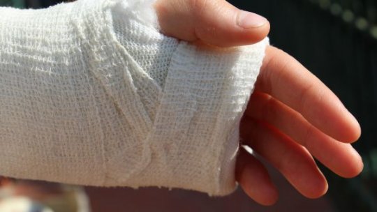 Un material care imită ţesutul uman, cu capacităţi antimicrobiene şi de autovindecare, creat de cercetători