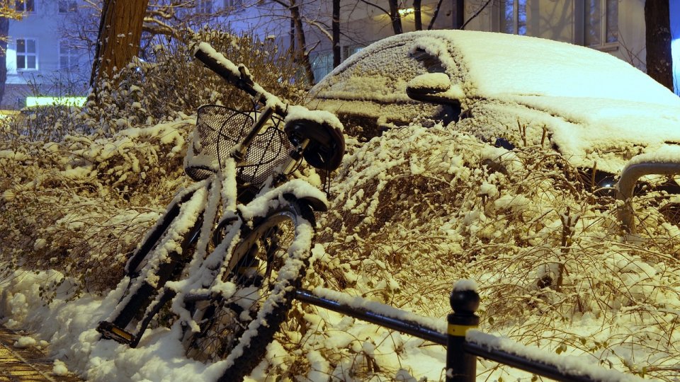 Cod galben de vânt puternic, viscol şi precipitaţii abundente în sudul, centrul şi nord-estul ţării,până duminică seara