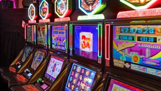 Semnal de alarmă privind dependenţa de jocuri de noroc la minori. "'Păcănelele", cel mai popular joc