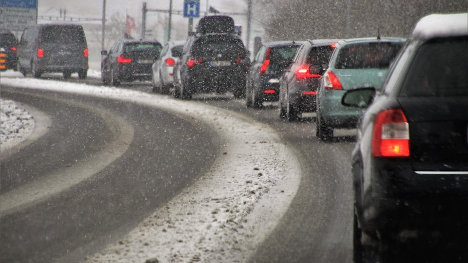 Trafic blocat pe Valea Oltului, la Boiţa