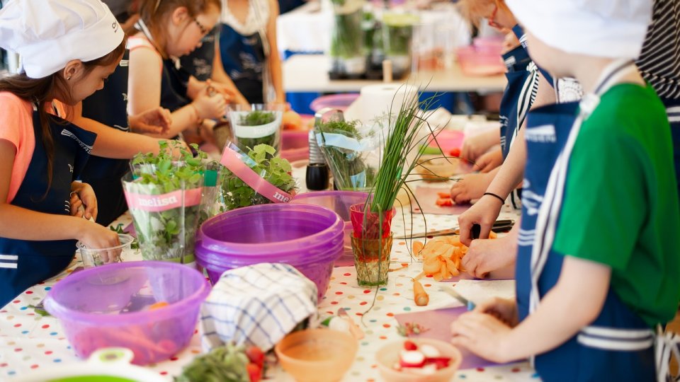 Campanie privind alimentaţia sănătoasă la vârsta şcolară