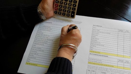 Consiliul Naţional Tripartit pentru Dialog Social s-a reunit pentru o ultimă discuţie înaintea adoptării bugetului pe 2024