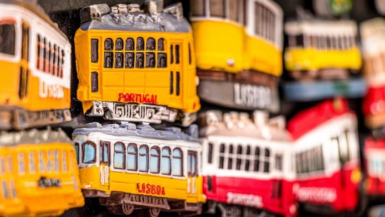 Când ar putea fi periculoşi magneţii de frigider?