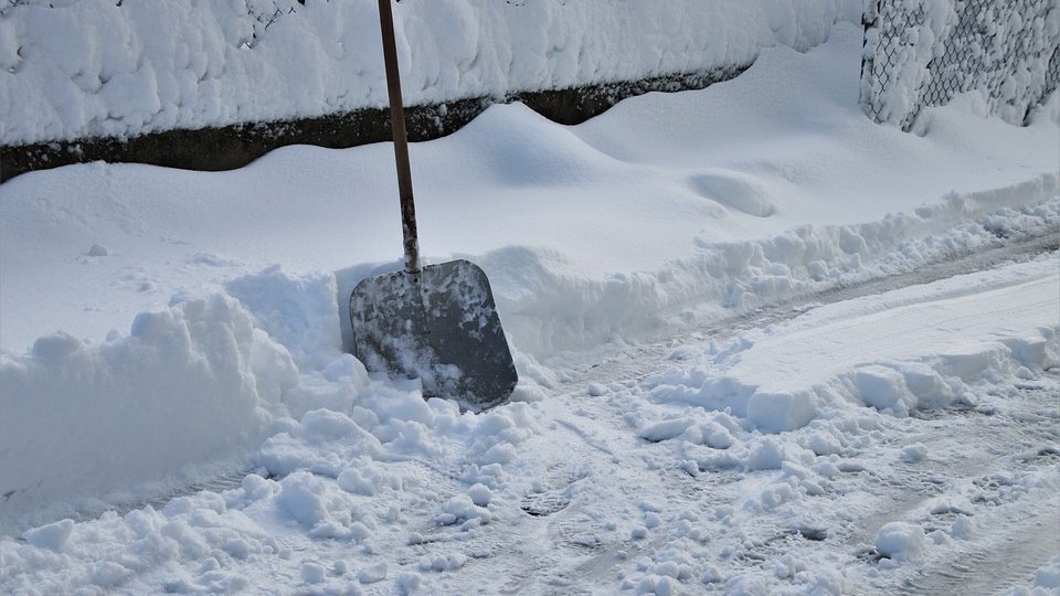Vreme rea la nivelul întregii ţări, începând din seara de 21 decembrie