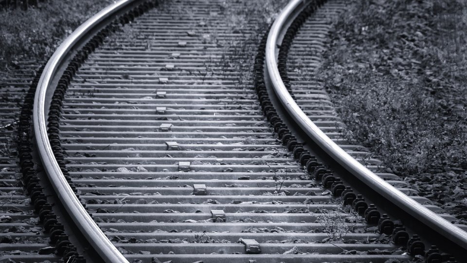 Trei tinere au ajuns la spitalul din Sinaia în urma incidentului feroviar din Azuga