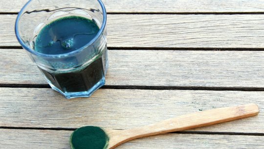 Consumul de spirulină în combinaţie cu exerciţiile fizice ajută bărbaţii să slăbească