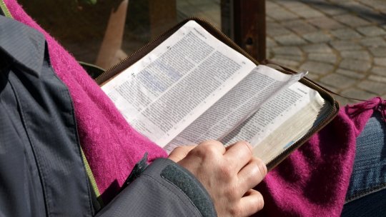 Cititul te apără de Alzheimer. Află 6 metode pentru a preveni boala