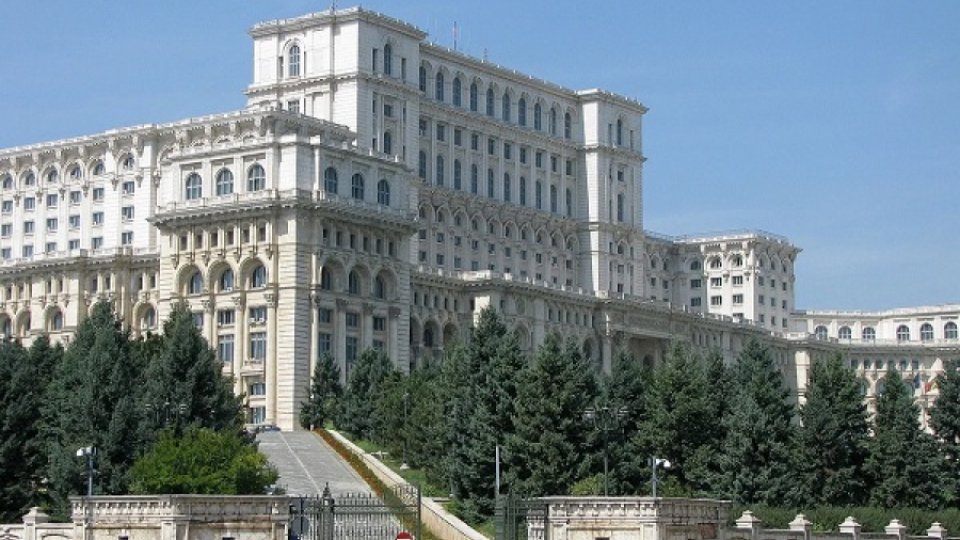 Proiect de modificare a legii privind salarizarea personalului plătit din fonduri publice