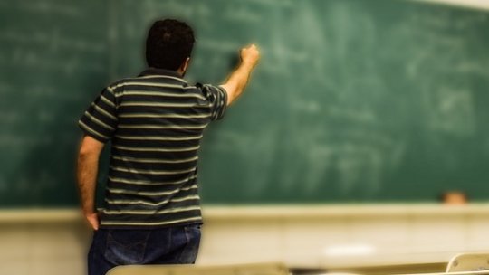 Angajaţii din educaţie riscă să nu îşi primească salariile la timp
