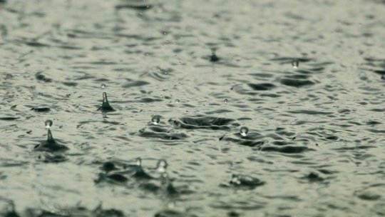 Avertizare meteo de vânt şi precipitaţii mixte în întreaga ţară, în acest weekend